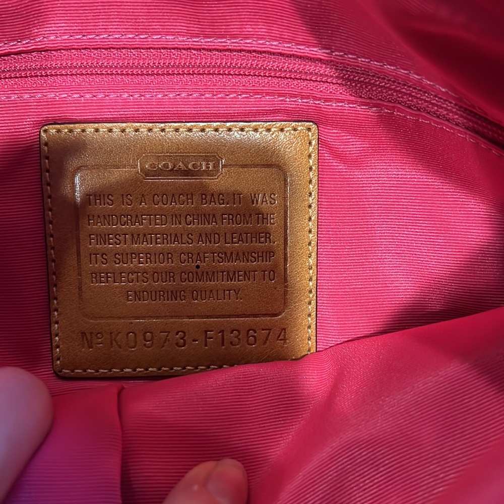 Converting Coach bag - Picture 3 of 5